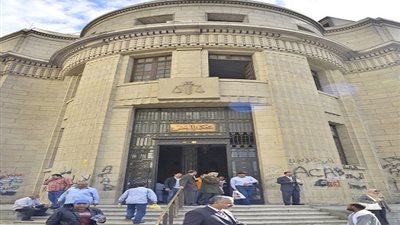 الأمن يمنع الإعلاميين وأبناء مبارك من حضور جلسة 