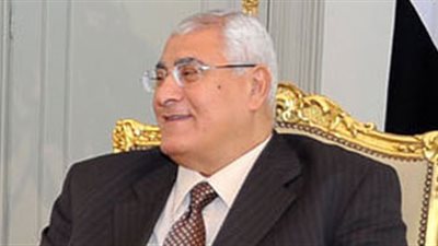 إطلاق الألعاب النارية أمام 