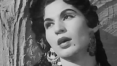 حورية حسن تتهم فايزة أحمد بتسميمها بـ«طبق بامية»