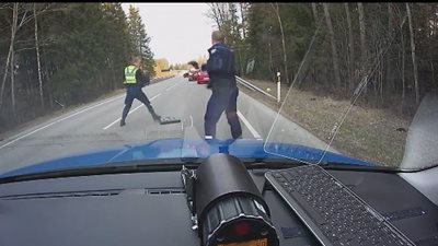 بالفيديو.. حيل مبتكرة لشرطة المرور في القبض على المجرمين