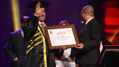 بالصور.. محمد عبده يتسلم الدكتوراه الفخرية في حفل دار الأوبرا