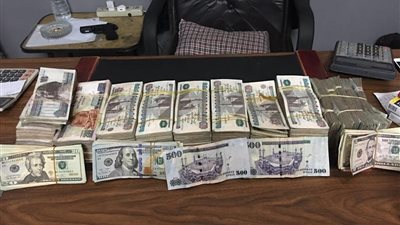 ضبط صاحب مكتب استيراد يتاجر بالعملات الأجنبية بالدقهلية