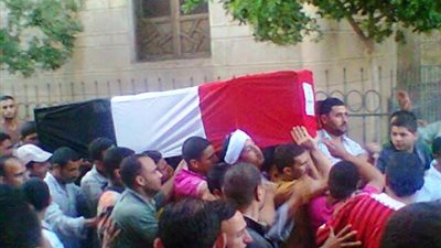 أهالي بني سويف يشيعون جثمان شهيد حرس الحدود بقرية 