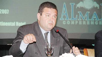 بالفيديو.. «عربية أون لاين»: إرسال قانون الضرائب للرئاسة «أربك» السوق