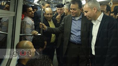 وزير النقل يتفقد محطات المترو