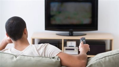 دراسة: 5 ساعات تليفزيون يوميًا تضعف خصوبة الرجل للثلث