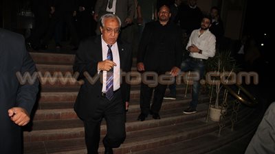 بالفيديو..اللواء محمد إبراهيم يصل عزاء جدة كريم محمود عبد العزيز