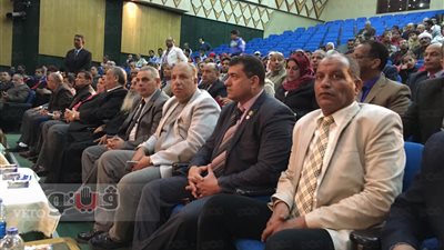 بالصور.. وزير التعليم: منح طلاب «أقباط العريش» دراجات رأفة غير قانوني