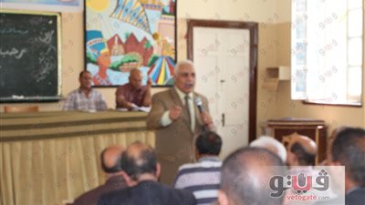 وكيل «تعليم أسيوط» يجتمع برؤساء لجان الشهادة الإعدادية