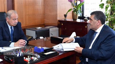 شريف إسماعيل يلتقي وزير قطاع الأعمال لبحث ملف إعادة الهيكلة