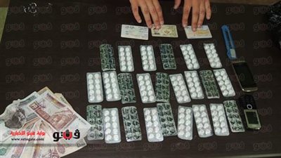 بالصور.. ضبط 250 قرصا مخدرا بحوزة عاطل ومدرس بالوادي الجديد