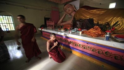 مقتل عامل في معبد هندوسي بالفئوس في بنجلاديش