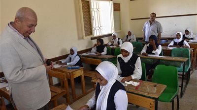 التعليم بأسوان: غرفة عمليات لمتابعة الإدارات خلال الامتحانات
