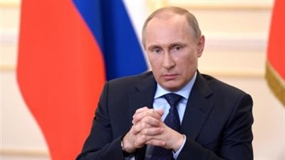 فيديو لـ«بوتين» يطلق الرصاص بدقة يثير هواجس الغرب