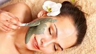 قناع «الحناء والحلبة المغربية» للعناية بالبشرة الدهنية