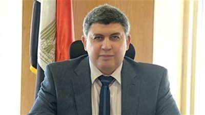 رئيس «المصرية للمطارات» يكرم رئيس القطاع المالي بالشركة