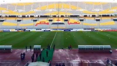 بالفيديو.. لاعبو المصري يجرون عمليات الإحماء قبل مواجهة النصر