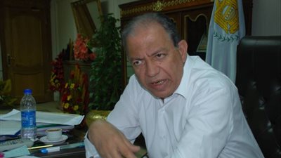 محافظ أسيوط ينعى شهداء رفح وينكس علم المحافظة