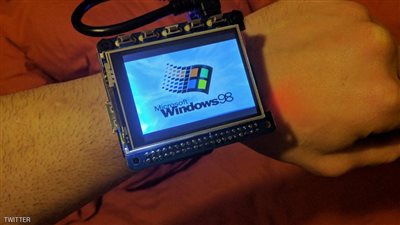 بالصور.. «نوستالجيا تجتاح شركات التكنولوجيا العالمية».. نوكيا الفنلندية تعلن إعادة تصنيع 3310.. موتورولا تكشف استعدادها لإنتاج هواتفها من جديد.. و«ويندوز 98» يعاود الظهور في ساعات 