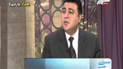 بالفيديو..خبير إعلامي: مقدمو البرامج تحولوا لأنصاف آلهة