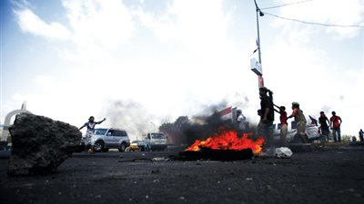 اغتيال مسئول رفيع فى الاستخبارات اليمنية ونجل شقيقه بأحد شوارع مدينة عدن