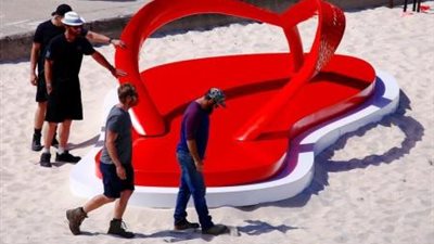 افتتاح معرض «منحوتات على شاطئ البحر» قرب سيدني الأسترالية