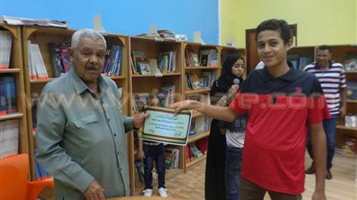 بالصور.. المكتبة العامة بالوادي الجديد تكرم الطلاب المتفوقين