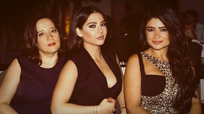 بالصور.. قمر اللبنانية في أول ظهور لها بعد شائعة زواجها من مصطفى شعبان