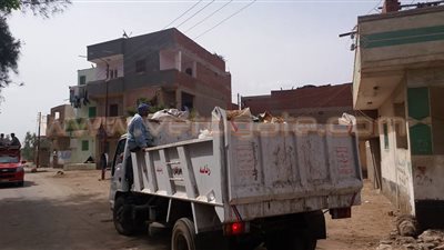 بالصور.. حملة نظافة لقرى «صفط العنب» في البحيرة