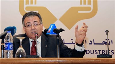 نشرة الاقتصاد: 250 مليار جنيه استثمارات صناعة الأسمنت في مصر