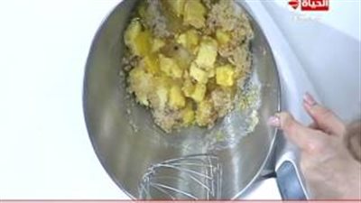 بالفيديو.. طريقة عمل كيك السكر البني بصوص الكراميل