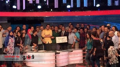 باسم يوسف يرفع لافتة «النهاية» بمسرح راديو