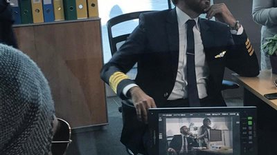 محمد كريم يعود من دبي لاستئناف تصوير «أرض جو»