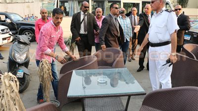 ضبط 300 طن سكر داخل مخزن بمدينة السلام قبل بيعها بالسوق السوداء