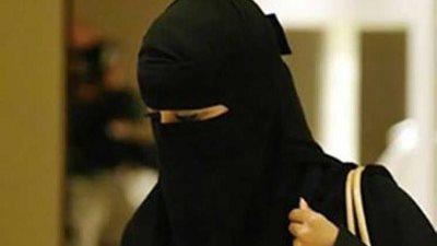 وافدة عربية تهتك عرض 7 شباب مصريين بالكويت