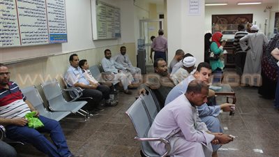 بالصور.. تسليم أراضي القرعة العلنية للمتخلفين بمدينة طيبة في الأقصر