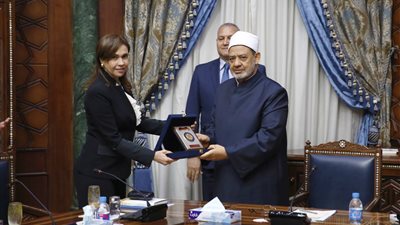 سفراء مصر الجدد للطيب: الأزهر عامل أساسي في علاقاتنا الدولية