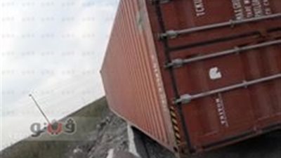 انقلاب «حاوية» بطريق القباري غرب الإسكندرية