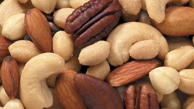«المكسرات» لتقوية الاعصاب والحماية من الجلطات