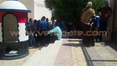 وقفة للعاملين بتشجير الوادي الجديد لعدم إدراجهم في كشوف المعينين