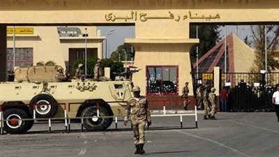 عبور 799 معتمرا فلسطينيا بين مصر وغزة