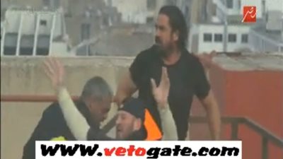 بالفيديو.. رامز جلال ينقذ أمير كرارة من حريق برنامجه