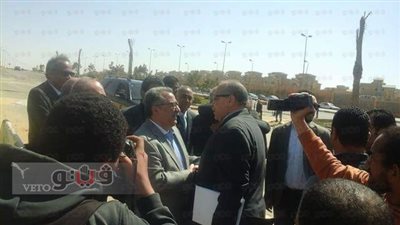 بالصور.. وصول جورج إسحاق وحافظ أبو سعدة للتضامن مع إبراهيم عيسى