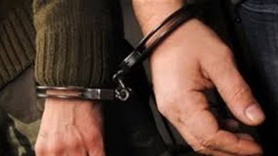 التحقيق مع 3 أمناء شرطة انتحلوا صفة ضباط لسرقة المواطنين بالنزهة