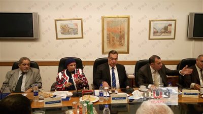 «ضرائب اتحاد الصناعات» تبحث شكاوى 30 صاحب ورشة بالفخارين