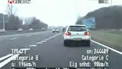 بالفيديو.. مطاردة لـ«سكران» بسيارة «بورش» على سرعة 240 كم