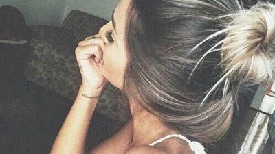 بالصور.. تسريحة الـ Messy bun الأفضل لفتيات الجامعة في الصباح