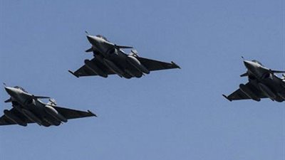 طائرات رفال وإف 16 في ختام العرض العسكري لطلبة الكليات العسكرية