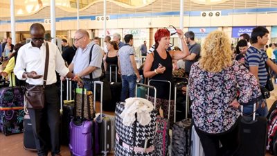 ميرور: سائحو بريطانيا يعزفون عن حجز الرحلات لمصر