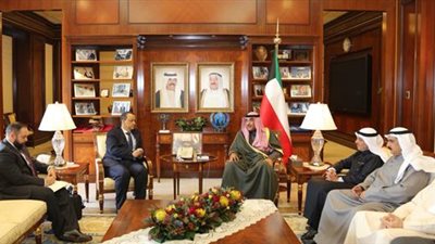 وزير خارجية الكويت يبحث مع «ولد الشيخ» مسار المفاوضات في اليمن